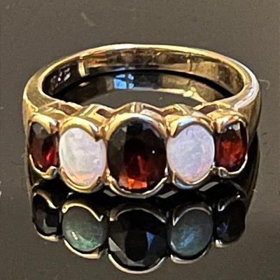 10K Yellow Gold 3 Garnet 2 Fire Opal Ring