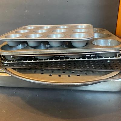 Pans, Racks & Muffin Tins