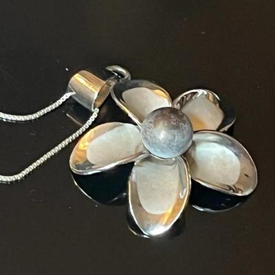 Sterling Silver .925 Chain with Sterling Silver Plumeria Pendant 
