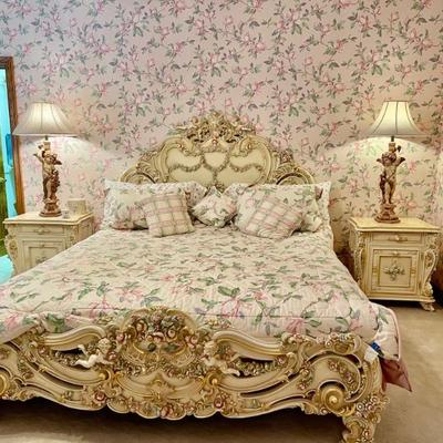 Italian bed king 
New king mattress 