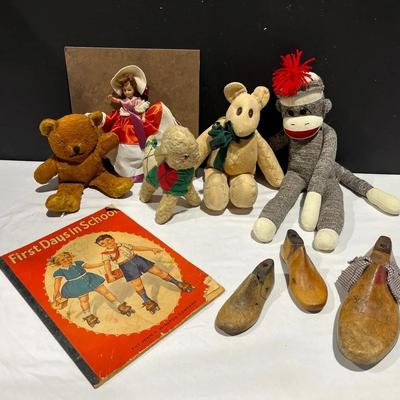 Vintage Wooden Shoe Lasts, 1942 First Days In School + More