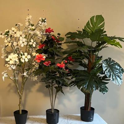 Decorative Faux House Plants 