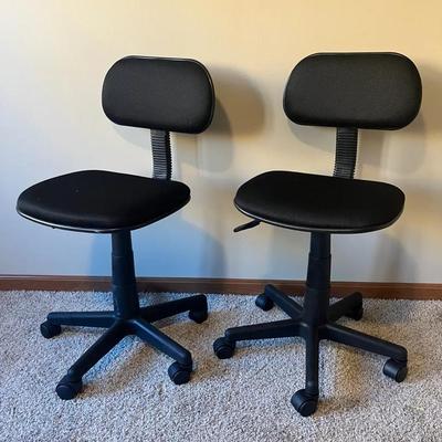 Like New Swivel Chairs 