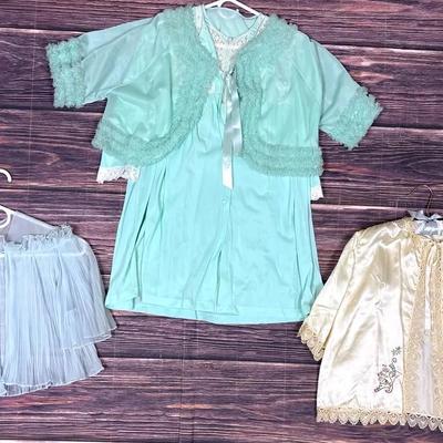 Vintage Sleepwear Collection: Nightshirt Set + Extra Peignoirs