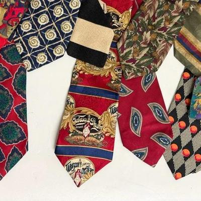 Seasonal Ties