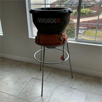 Sale Photo Thumbnail #11: WORX WG430 Leaf Mulcher on Stand __ SPECIAL PICKUP INSTRUCTIONS  READ BEFORE BIDDING ____