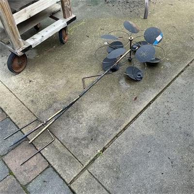 Sale Photo Thumbnail #19: Metal Garden Wind Spinner Kinetic Sculpture __ SPECIAL PICKUP INSTRUCTIONS  READ BEFORE BIDDING ____