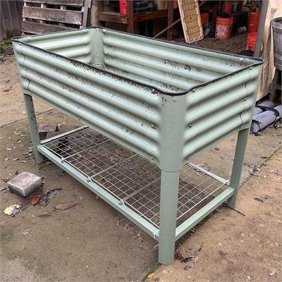 Sale Photo Thumbnail #4: Green Metal Raised Garden Bed Planter __ SPECIAL PICKUP INSTRUCTIONS  READ BEFORE BIDDING ____
