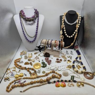 Costume Jewelry Wonders 