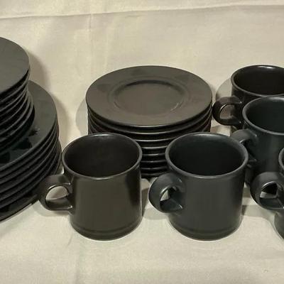 Pfaltzgraff Midnight Sun Plates & Mugs Service for 7