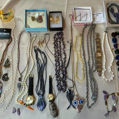 Costume Jewelry Lot Including Premier Designs And Murano Glass 