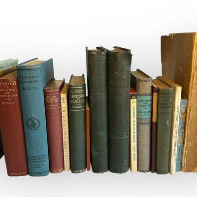 Antique & Vintage Science Books, Constitution & More (LR61)