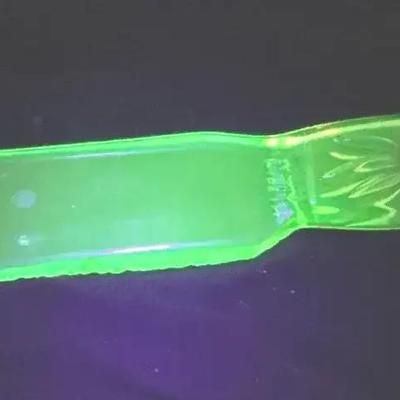 Dur-X Uranium Glass Cake Knife