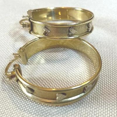 14kt Gold Heart Hoop Earrings (7g)