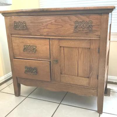 Antique Oak Chest of Drawer with Cabinet