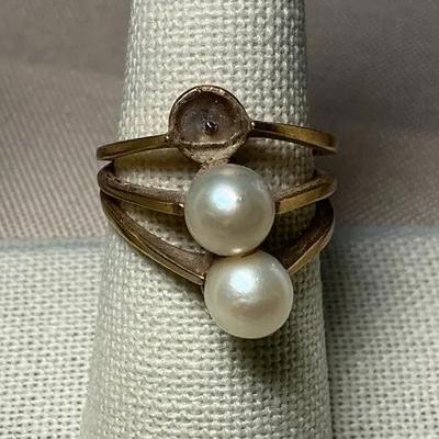 14k Gold & Pearl Ring (missing pearl)