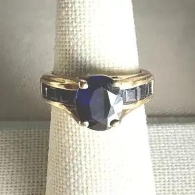 14k Gold & Sapphire Ring (missing stone?)