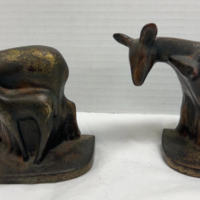 Metal Doe And Fawn Bookends (2)