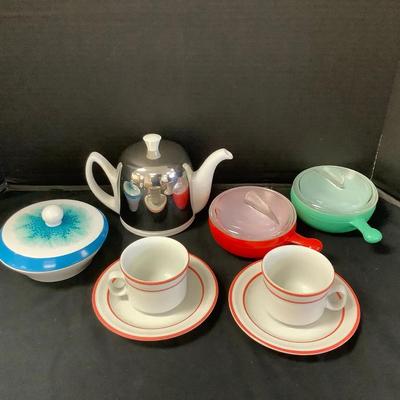 Vintage Mid-Century Kitchen Ware (8) 
