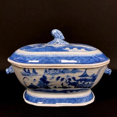 Chinese Canton Blue & White Covered Tureen