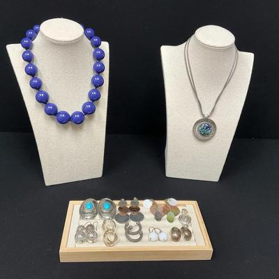 Necklaces, Earrings & Pendant 