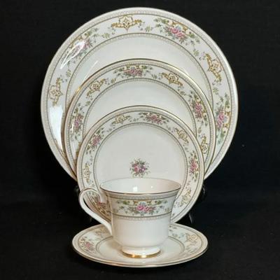 Vintage Royal Dalton Alton Fine Bone China 