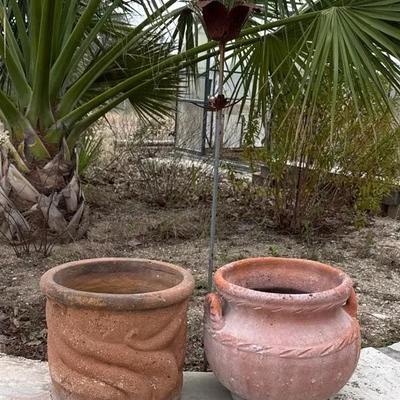 Set of cement planters & metal yard art 