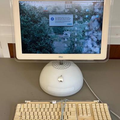 iMac G4 Computer with Keyboard