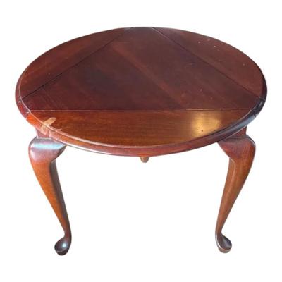 Vintage Queen Anne Style Drop-leaf Cherry Accent Table 