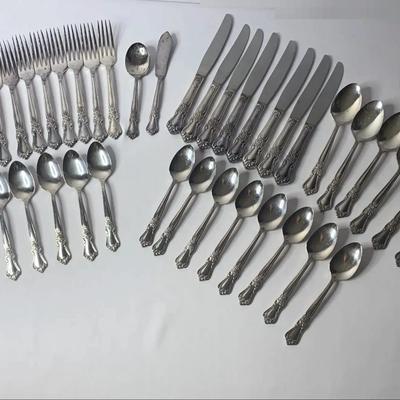 WM Rogers Oneida Sectional Silverware