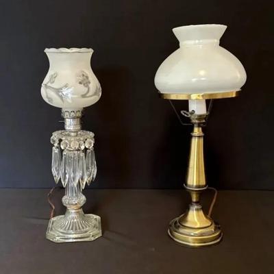 Vintage Boudoir Lamp Glass Base Hanging Crystal & Underwriters Laboratories Lamp