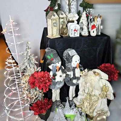 Winter White Christmas Decor