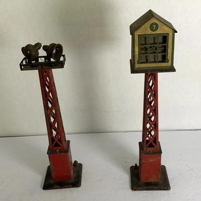 Vintage Marx Floodlight Tower And Radio Train Control Tower