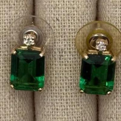 Green Stone And Diamonds Set In 14k Gold