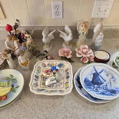 Decor Lot Vintage Italian Capodimonte, Napcoware, Willowtree And Others