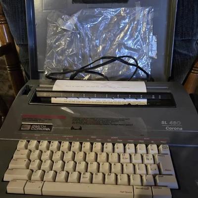Smith Corona SL480 Typewriter
