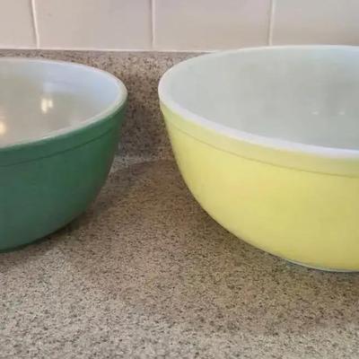 Vintage PYREX PRIMARY COLORS Mixing Bowls