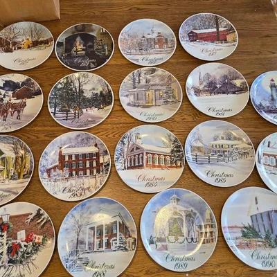 Set Of 18 Smuckers Collector Series Christmas Plates 