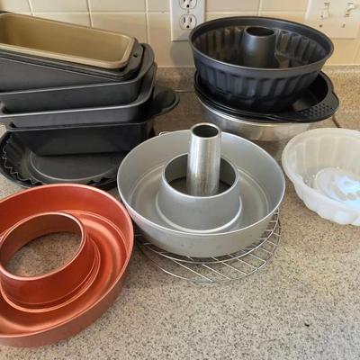 Mixed Baking Pan Lot Duncan Hines And Others With Cooling Racks