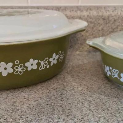 Vintage PYREX Green Crazy Daisy Cassarole And Bake Dish With Lids