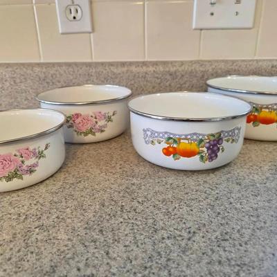 Set Of 4 Vintage Enamelware Storage Bowls