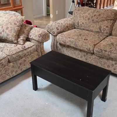 Flexsteel Couch With Love Seat And Coffee Table