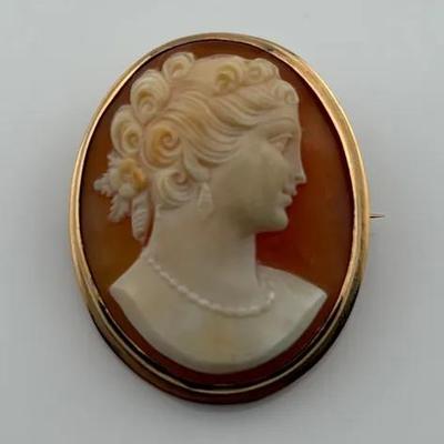 Antique Carved Shell Maiden’s Head Cameo 10k Yellow Gold Brooch