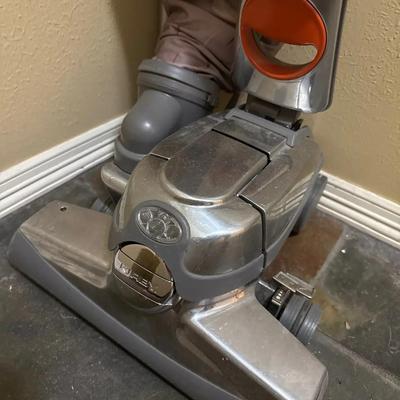 Kirby Vacuum Cleaner With Attachments 