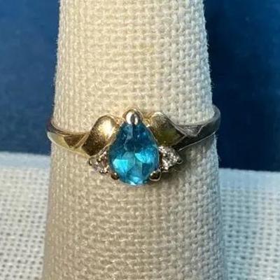 14k Gold Blue Topaz & Diamond Ring