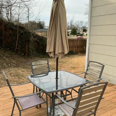 Outdoor Table & Chairs (Seat Tops Need Replacement)