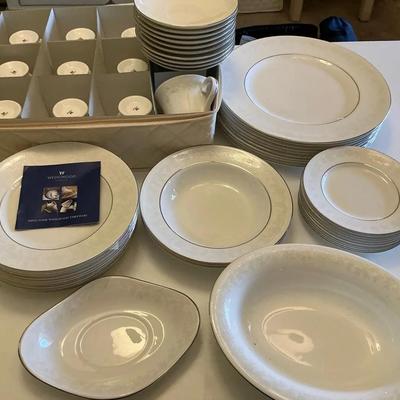 Wedgewood St. Moritz Bone China Place Setting For 10