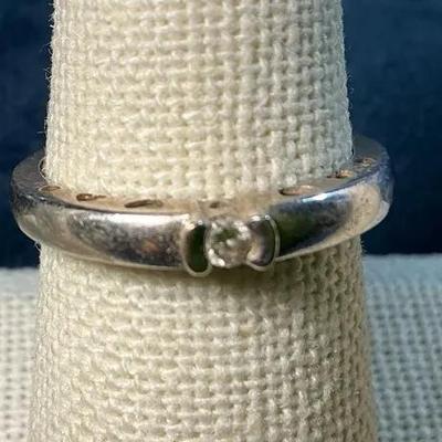 14k White Gold Diamond Heart Cutout Ring