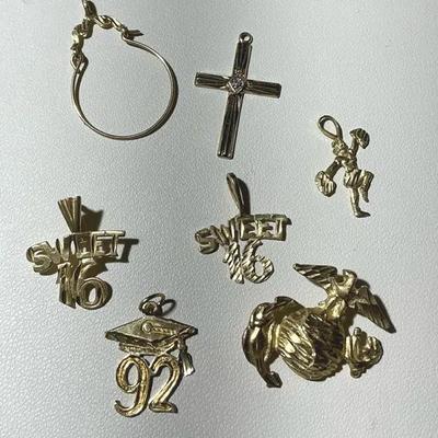 14kt Yellow Gold Charm Holder With Charms 