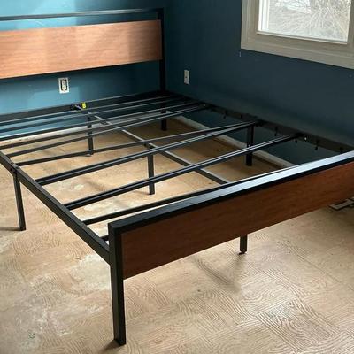 Modern Industrial Metal & Wood-Look Queen Bedframe